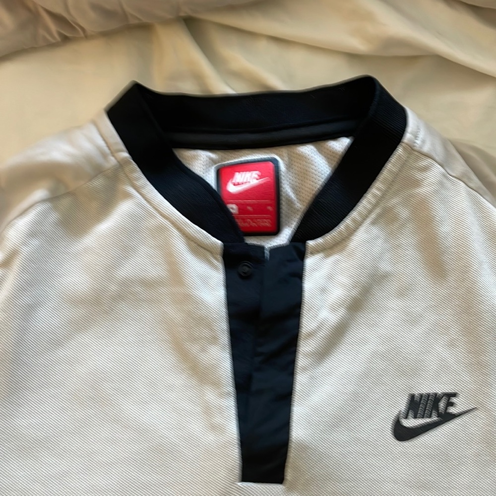 Nike sportswear Size M short sleeve beige shirt